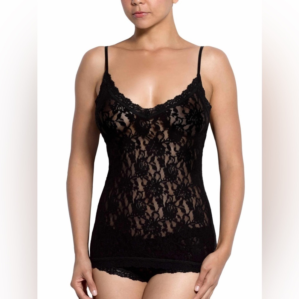 đ¸HANKY PANKYđ¸đĽNWTđĽSignature LaceÂŽ V-Front Strappy Cami in BlackâXS